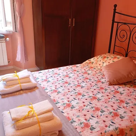 Flores Home, Boho Chic Style & Urban Comfort Navigli, Bocconi, Centro 아파트