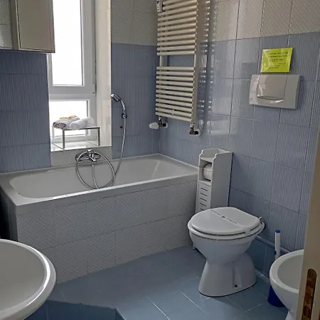 아파트 Flores Home, Boho Chic Style & Urban Comfort Navigli, Bocconi, Centro