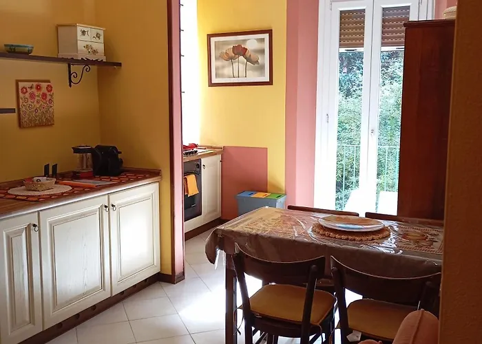Lejlighed Flores Home, Boho Chic Style & Urban Comfort Navigli, Bocconi, Centro *