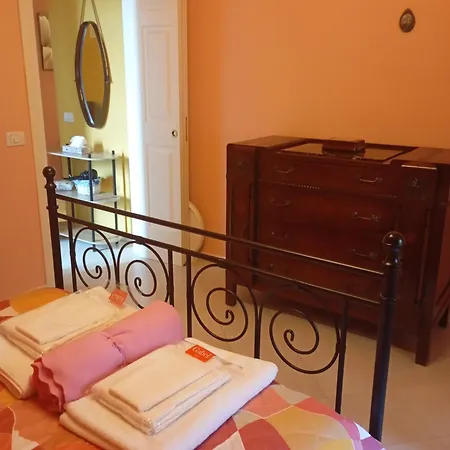 Apartment Flores Home, Vintage & Comfort Near Center, Navigli, Bocconi Milan