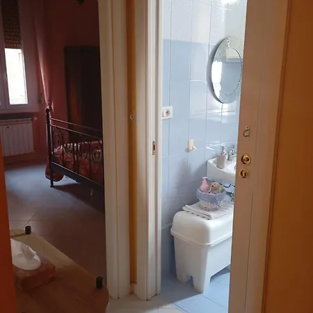 Flores Home, Vintage & Comfort Near Center, Navigli, Bocconi * Milan